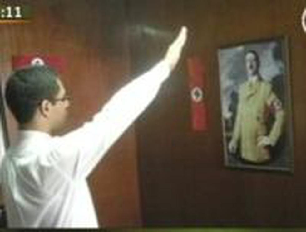 Neonazis peruanos 'pasean' por las redes sociales