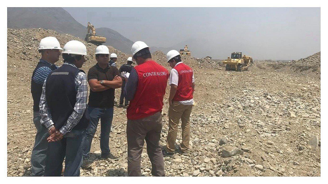 Contraloría inspecciona descolmatación de quebradas el León y San Carlos en La Libertad