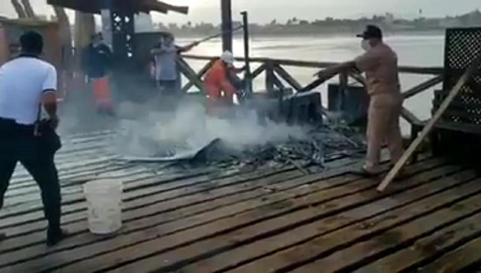 Reportan incendio en muelle de playa de Pimentel en Lambayeque