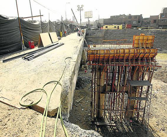 Este lunes reabrirán el puente en la avenida Universitaria