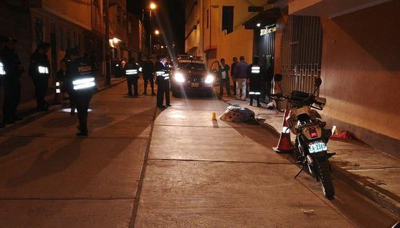 De cuatro disparos asesinan a exmagistrado Alfredo Bedrillana en la puerta de su vivienda