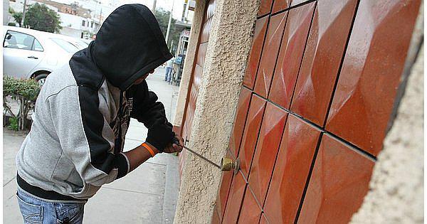 Robos en domicilios aumentan frente a otros siniestros en el verano