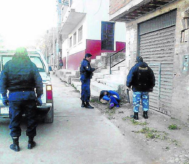 Juliaca: cuatro sujetos abusaron de una joven y la dejaron en un descampado 