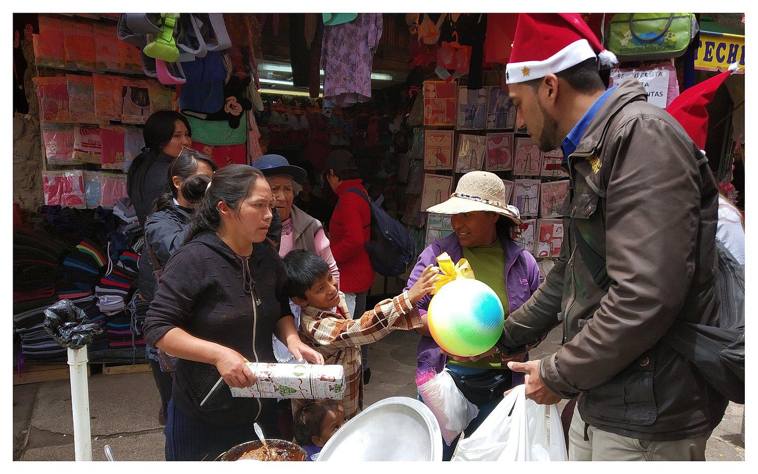 Venezolanos regalan sonrisas en Huancayo