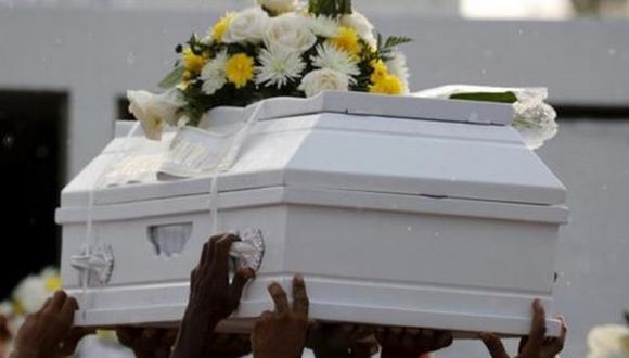 Kenia: Conmoción por bebé que despierta en el ataúd durante su funeral 