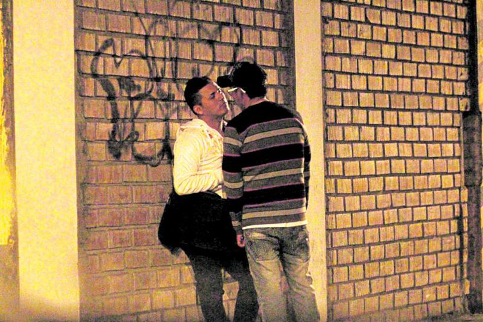 Los "telos" sobre ruedas: alquilan automóviles para encuentros sexuales