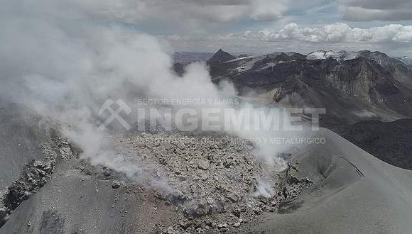 ​Volcán Sabancaya: Lava cubre gran parte del cráter y no se descarta desborde