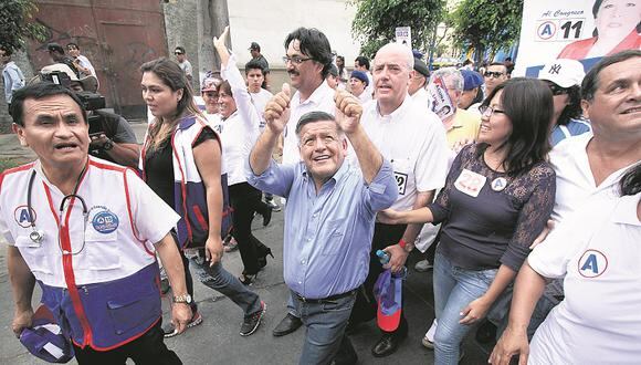 Candidato César Acuña dice que órgano regulará los precios