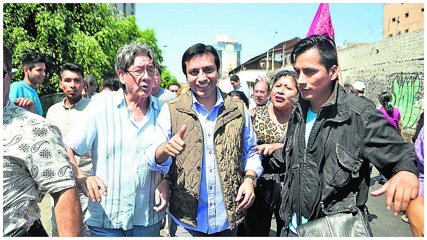 Gilbert Violeta y Gino Costa discrepan por caso de Salvador Heresi