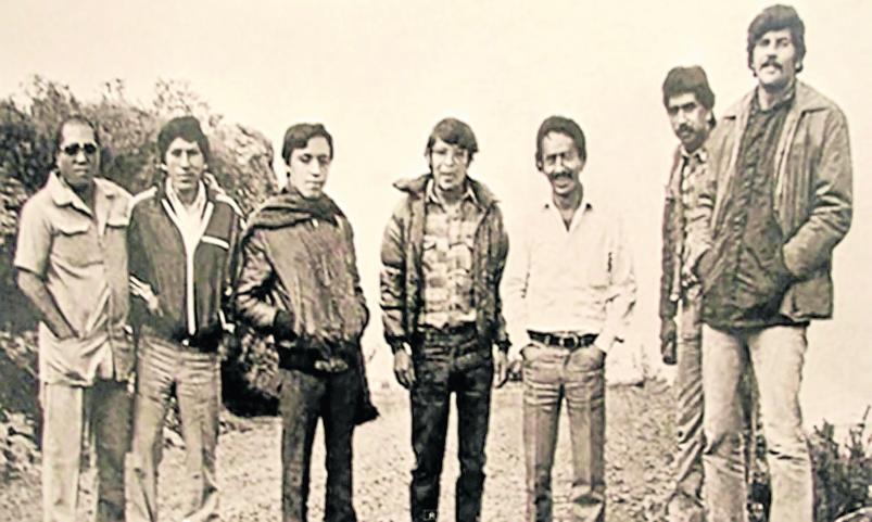 Mataron periodistas por franela roja de fotógrafo