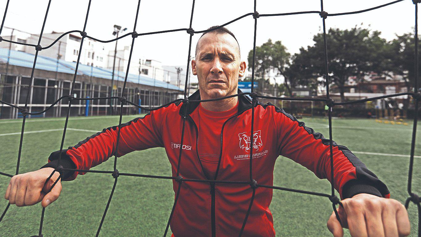 Luis Carrillo: "Trabajé con futbolistas en secreto porque sus técnicos no querían"