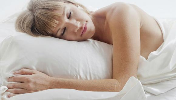 Conoce por qué dormir desnudo beneficia tu salud
