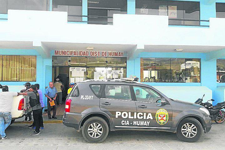 Nuevo alcalde cierra comuna a trabajadores de la gestión anterior