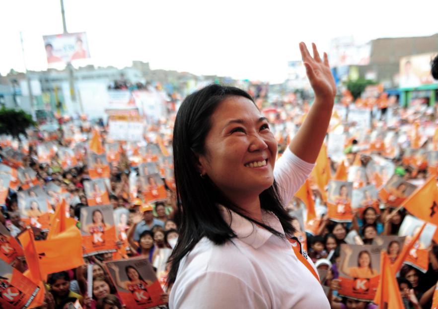 Keiko Fujimori fortalecerá programas sociales Pensión 65 y Beca 18