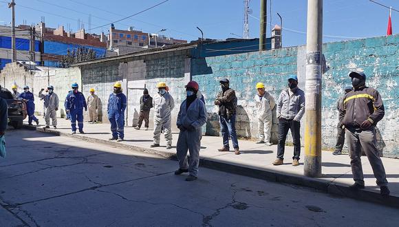 ​Trabajadores de contrucción exigen sus pagos al Gobierno Regional de Pasco