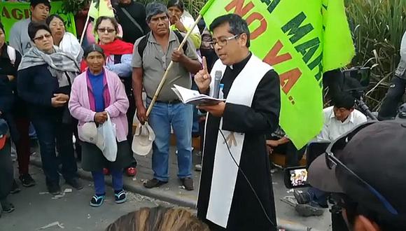 Párroco pide a protestantes del Valle del Tambo orar para una pronta solución del conflicto social