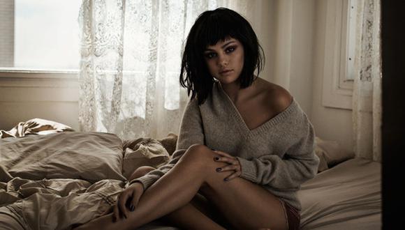 Selena Gómez en sensual sesión de fotos con lencería