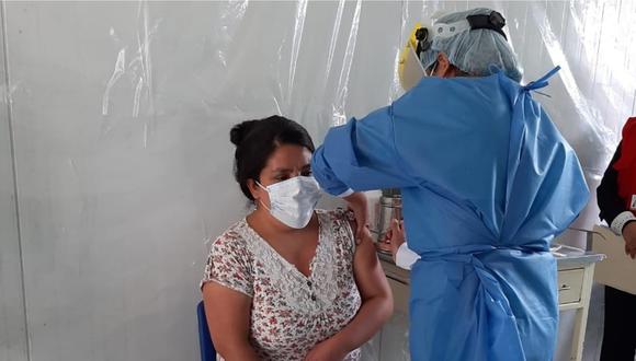 Personal de salud de esa jurisdicción, situada a 18 horas de Trujillo, ya se inmuniza contra el Covid-19. (Foto: Gobierno Regional de La Libertad)