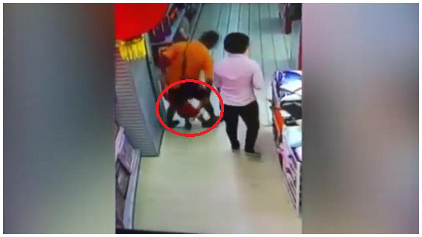 YouTube: mató a su hijo accidentalmente por hacer este simple juego (VIDEO)