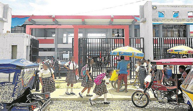 Más de 1,400 alumnos estudian en malas condiciones 