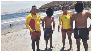 Adolescentes salvan de morir ahogados en playa 