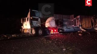 Camión cisterna cargado de gas vuelca en Jauja, deja dos heridos y causa cierre de la Carretera Central (FOTOS)