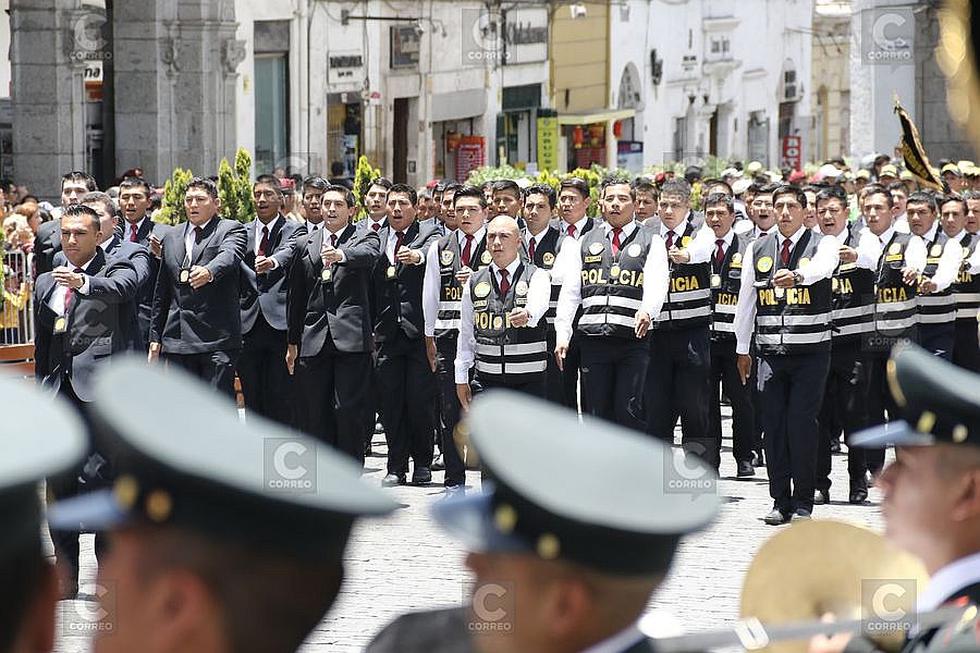 Ceremonia por los XXX aniversario de la Policía Nacional en Arequipa (FOTOS)