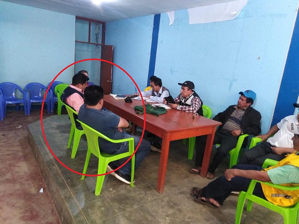 Comuneros azotan a funcionarios que intentaron vender petróleo de la comuna de Pacaipampa