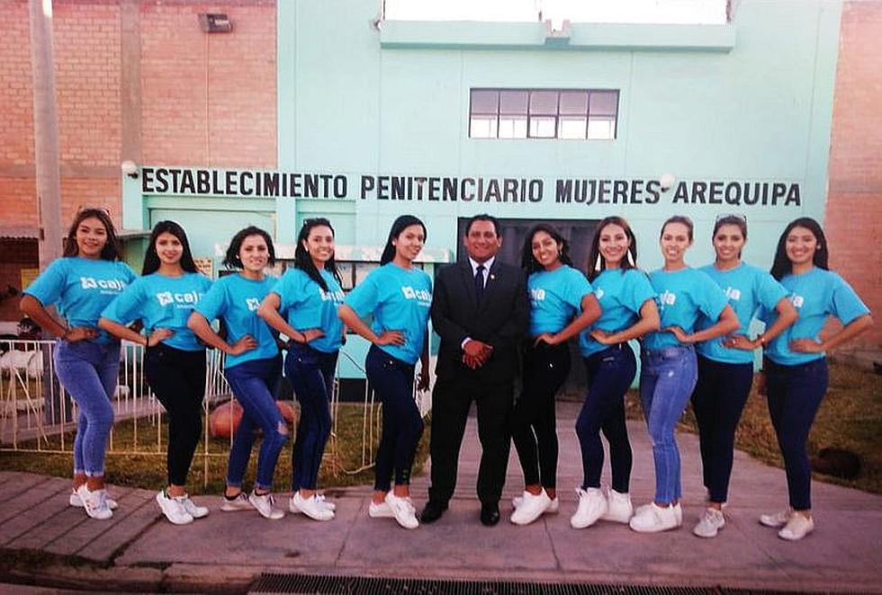 ​Candidatas a Reyna de la Ciudad Arequipa visitan a mujeres del penal