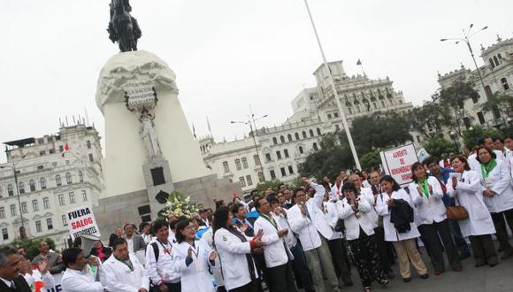 Descontarán a médicos que acaten huelga indefinida 