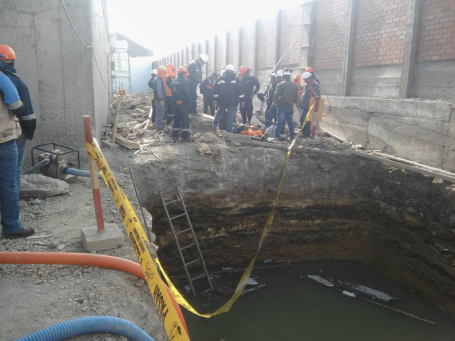 Melgar: obrero muere tras caer en una poza de construcción del colegio Mariano Melgar 