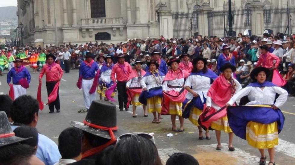 Pasacalle pasqueño en las principales calles de Lima (FOTOS)