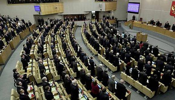 Rusia: Diario reúne 100,000 firmas para disolver parlamento