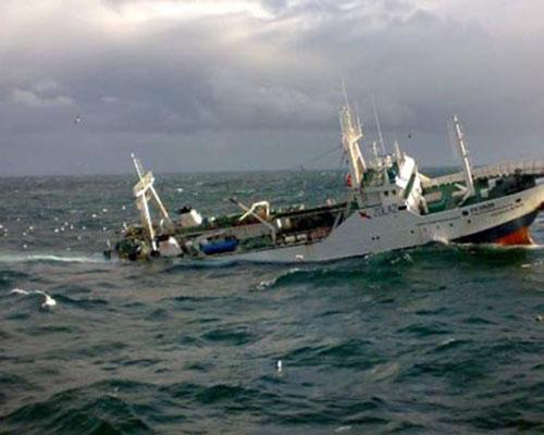 Filipinas: Dos muertos tras naufragio de una embarcación