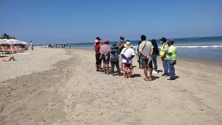 Turistas acuden a las playas de Piura pese a que está prohibido