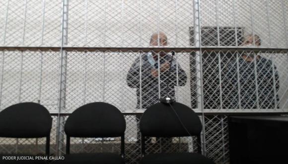 Moisés Aarón Cáceres Hernández y Germán Moisés Cáceres Maguiña Del Castillo, padre y abuelo respectivamente, cuando escuchan la lectura de sentencia de cadena perpetua. (Poder Judicial)