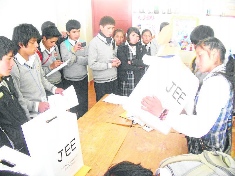 Elección escolar es una muestra de civismo 