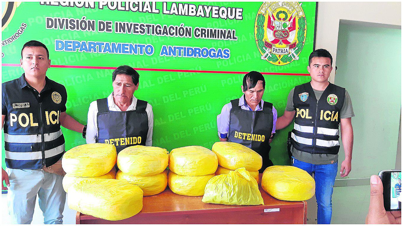 Detienen a dos individuos con 30 kilos de marihuana