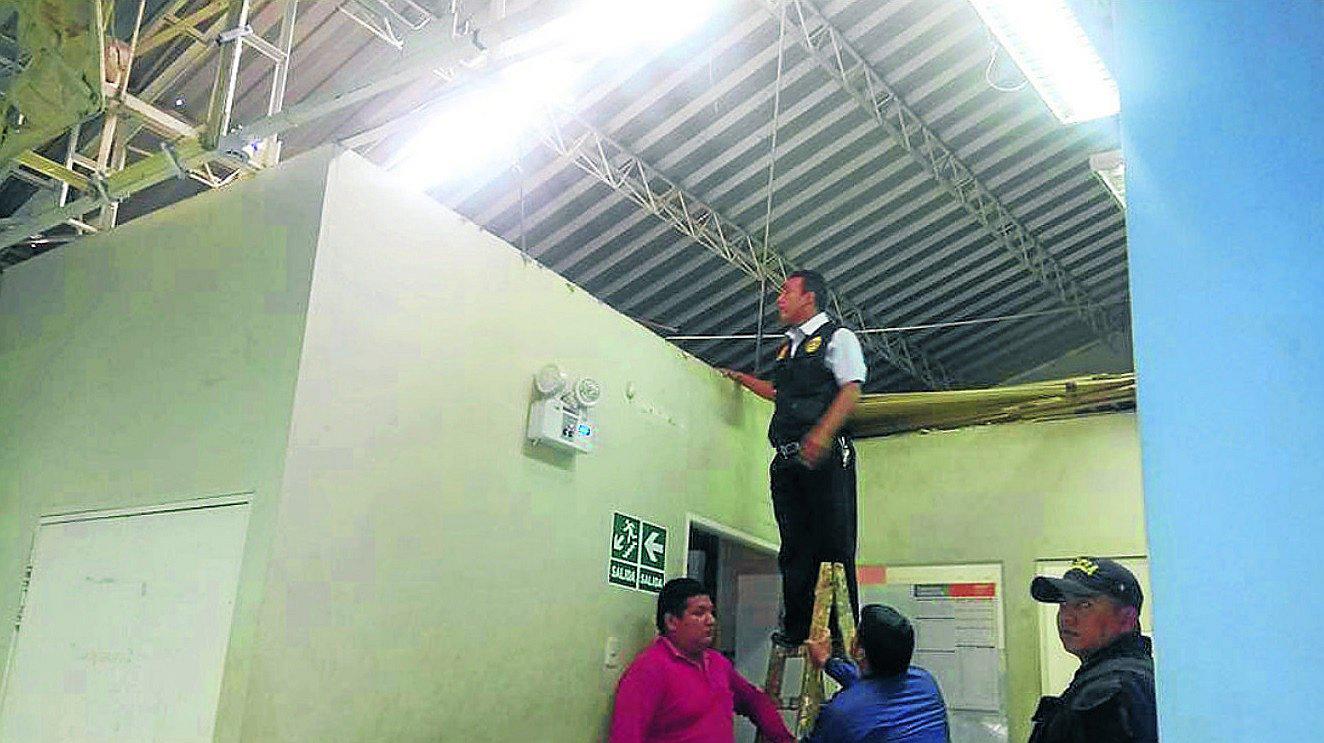 Delincuentes alzan con artefactos de La Curacao