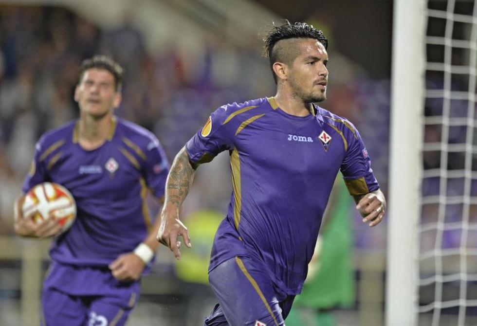 Fiorentina goleó en la Europa League con gol de Juan Vargas