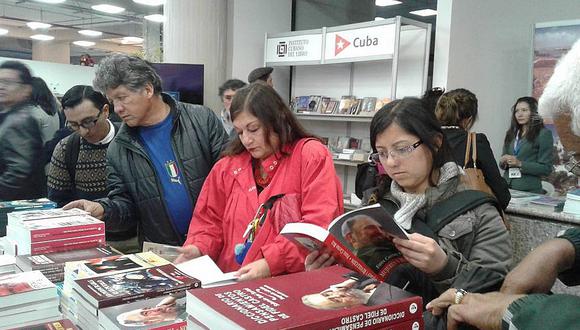 ​Cuba dona  libros a zonas que afectó el terremoto en Ecuador