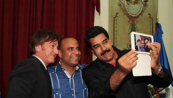Nicolás Maduro tiene su "selfie" con Sean Penn (FOTO)