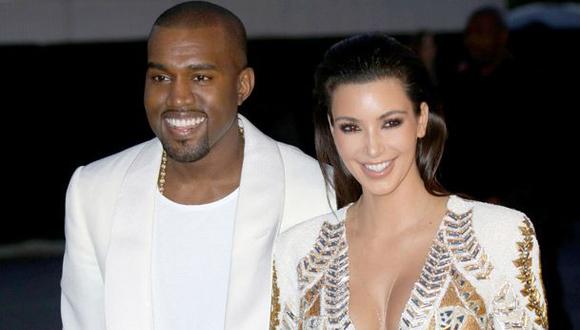​Kanye West publica orgulloso fotos de su esposa Kim Kardashian semidesnuda