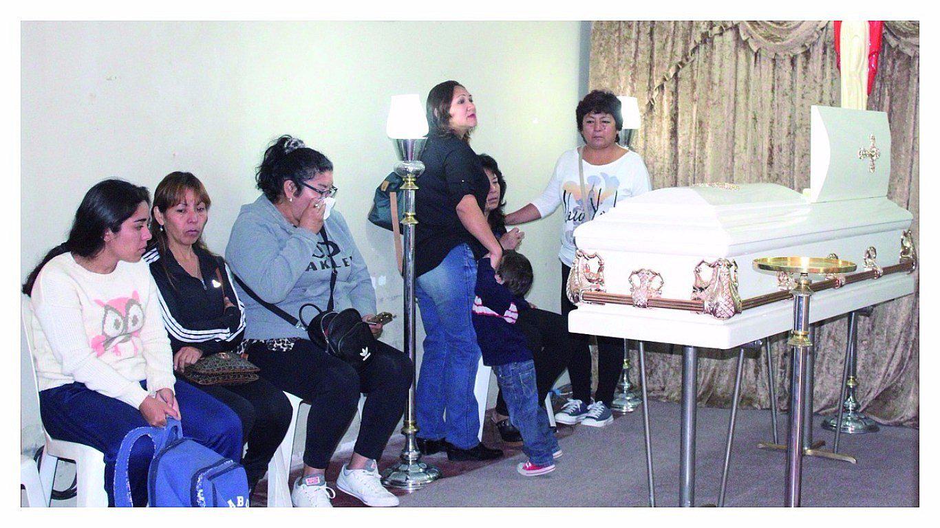 Chiclayo: Policía asesina a su pareja y lo hallan desangrándose