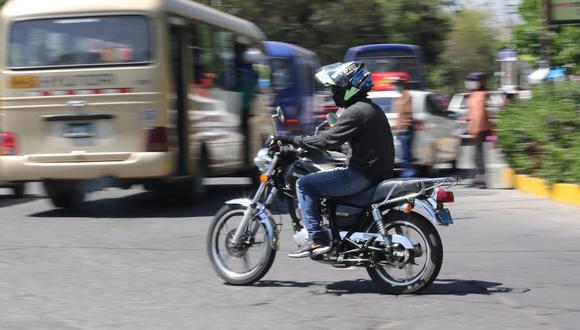 Reinician entrega de licencias de conducir a motociclistas en la Municipalidad de Arequipa| Foto: Eduardo Barreda