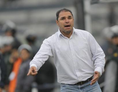 Mario "Ropero" Flores es nuevo director técnico del Alfonso Ugarte