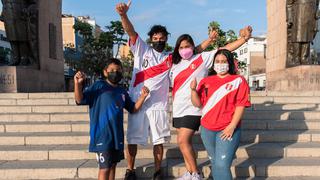 Tacna: Promueven vacunación sorteando camisetas de la selección peruana de fútbol