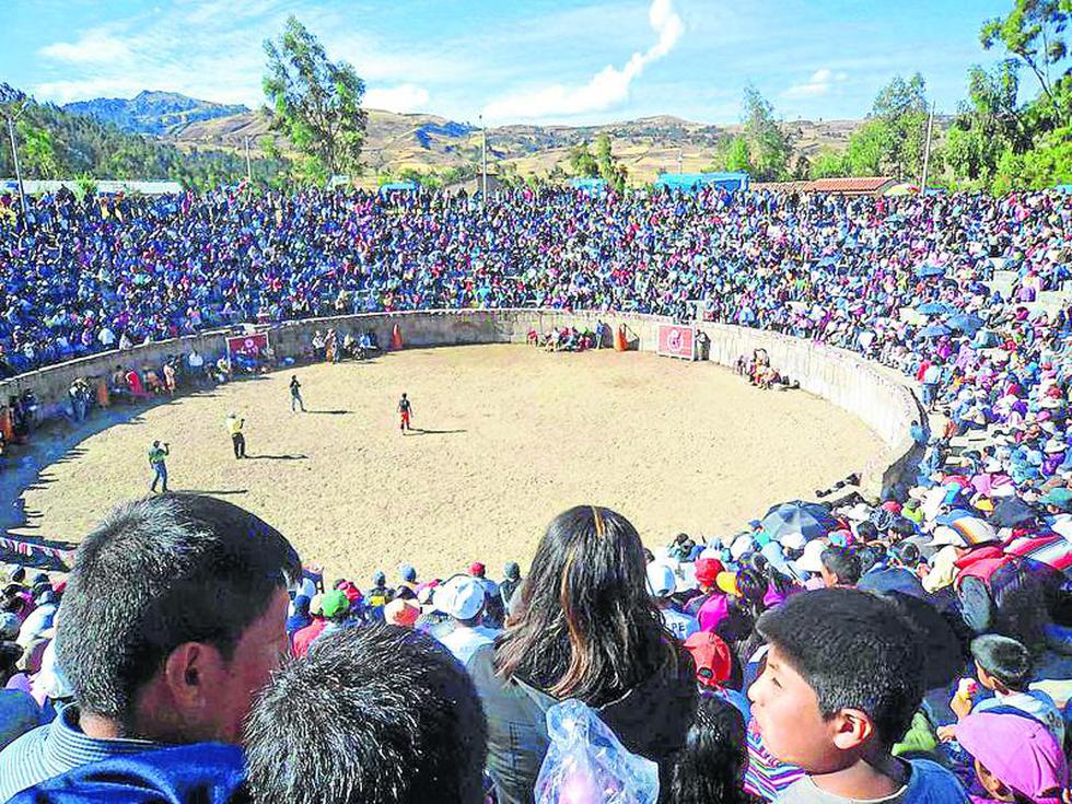 Acobamba festeja a lo grande Independencia del Perú