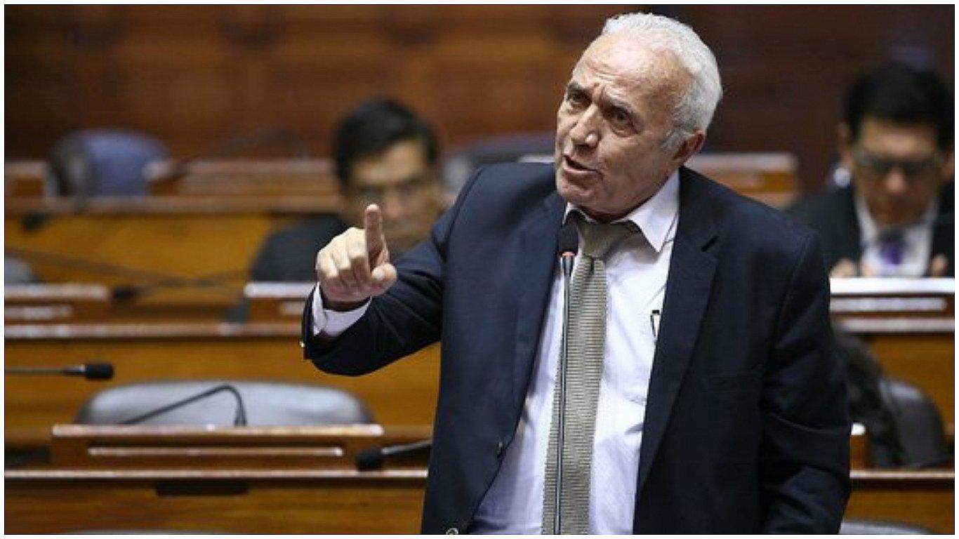 Guido Lombardi renunció a la bancada Peruanos Por el Kambio