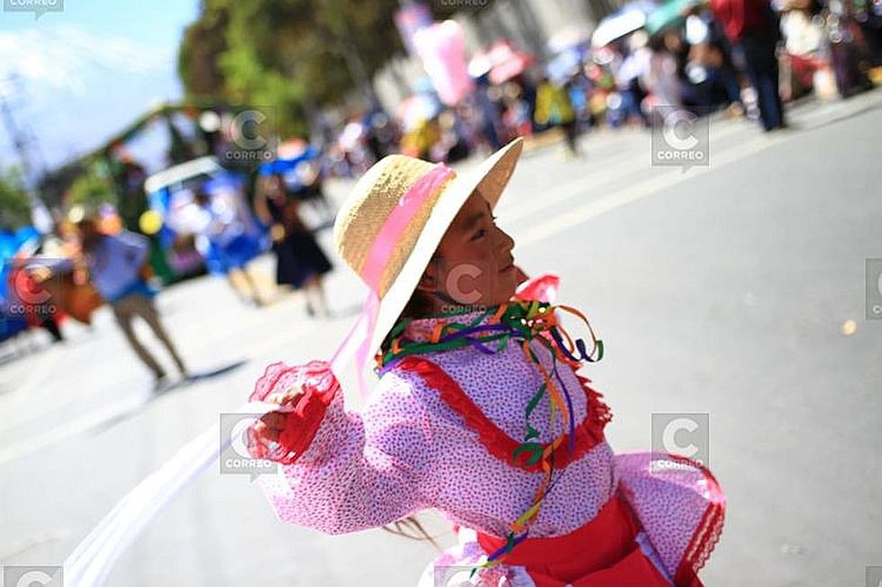 ​Alegría en el X Pasacalle Regional por el 478 Aniversario de Arequipa (FOTOS)